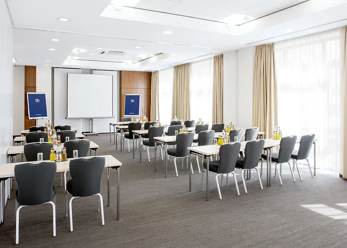 Hotel Nh Altona 4*