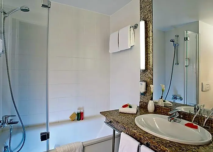 Nh Altona Hotel