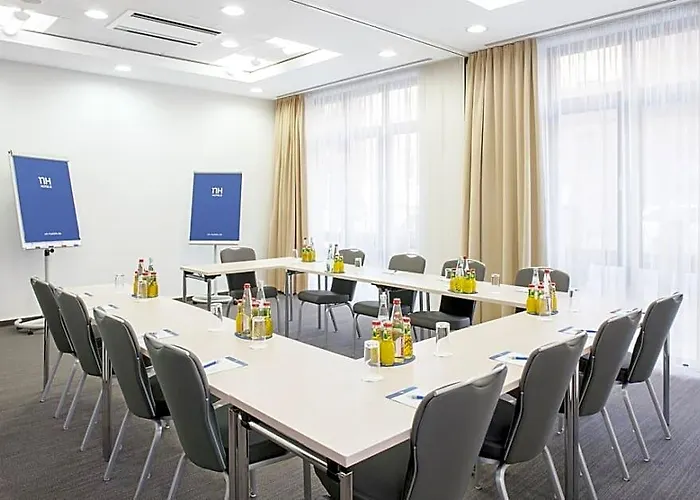 Hotel Nh Altona 4*