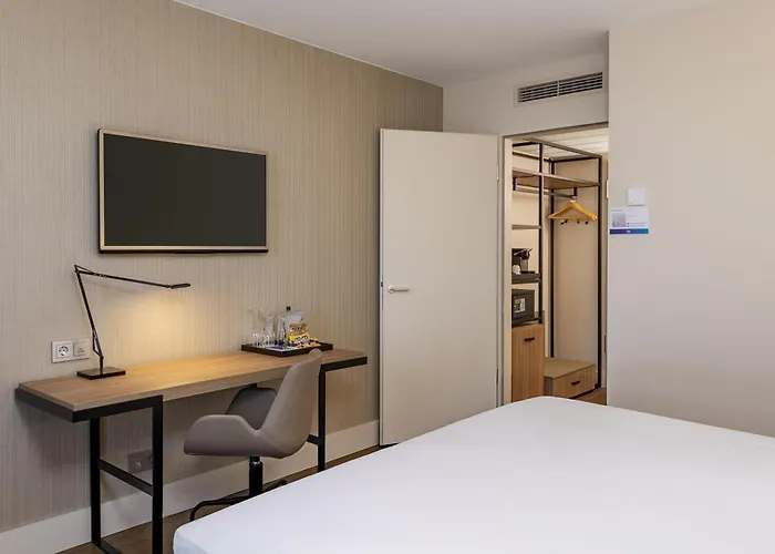 Nh Altona Hotel 4*