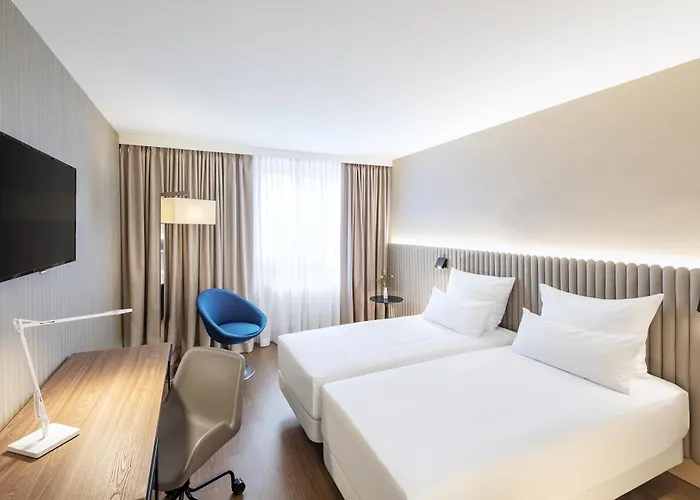 Hotel Nh Altona 4*