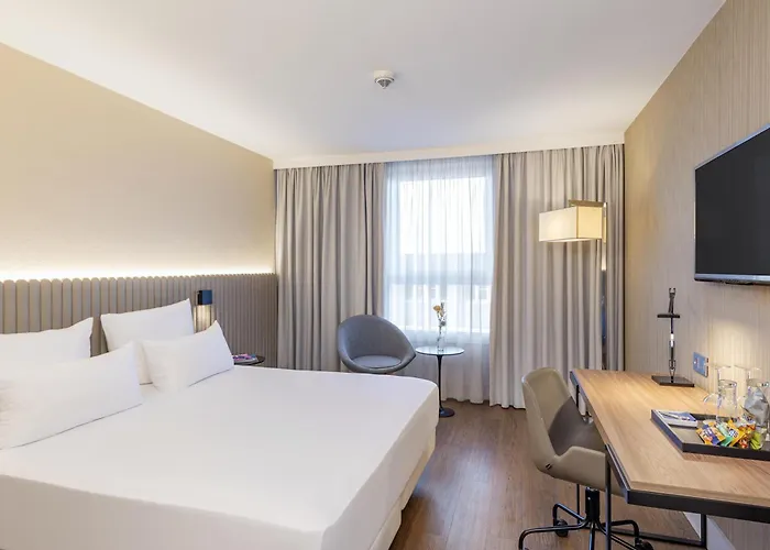 Nh Altona Hotel 4*