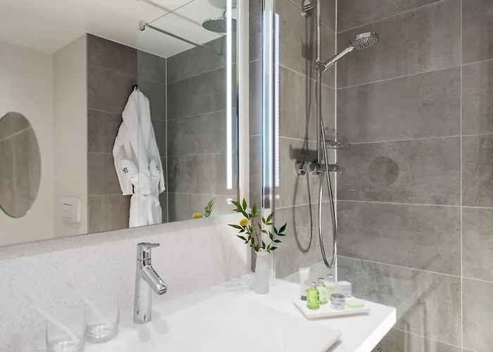 Nh Altona Hotel 4*