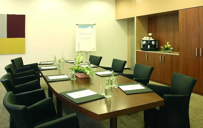Nh Altona Hotel 4*
