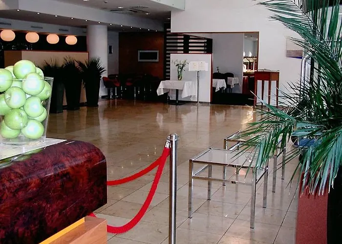 Hotel Nh Altona 4*