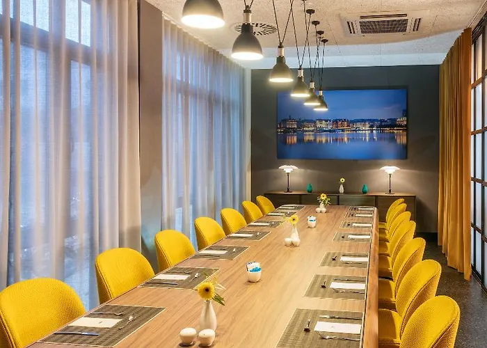 Nh Altona Hotel 4*
