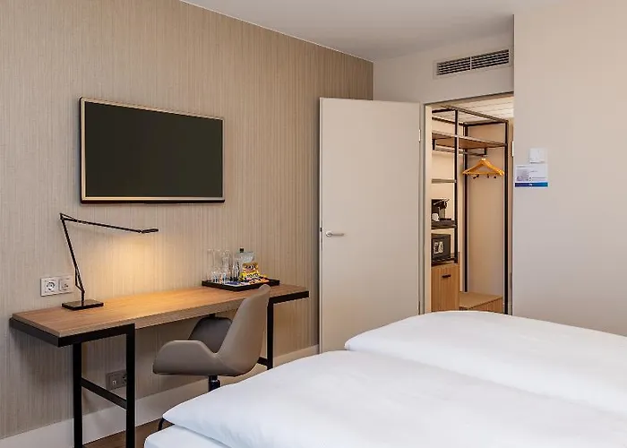 Nh Altona Hotel 4*